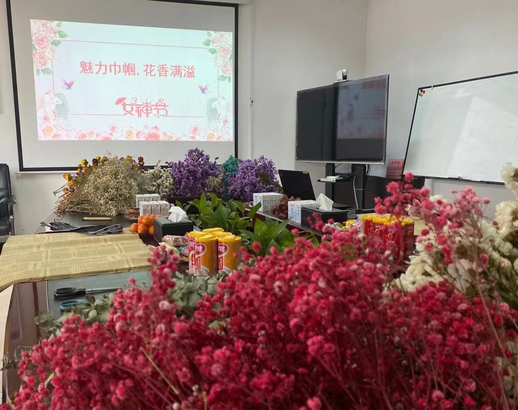 开云app网站-开云(中国)
,宏明日望,株洲电子科技,湖南电容器,株洲电容器,电容器