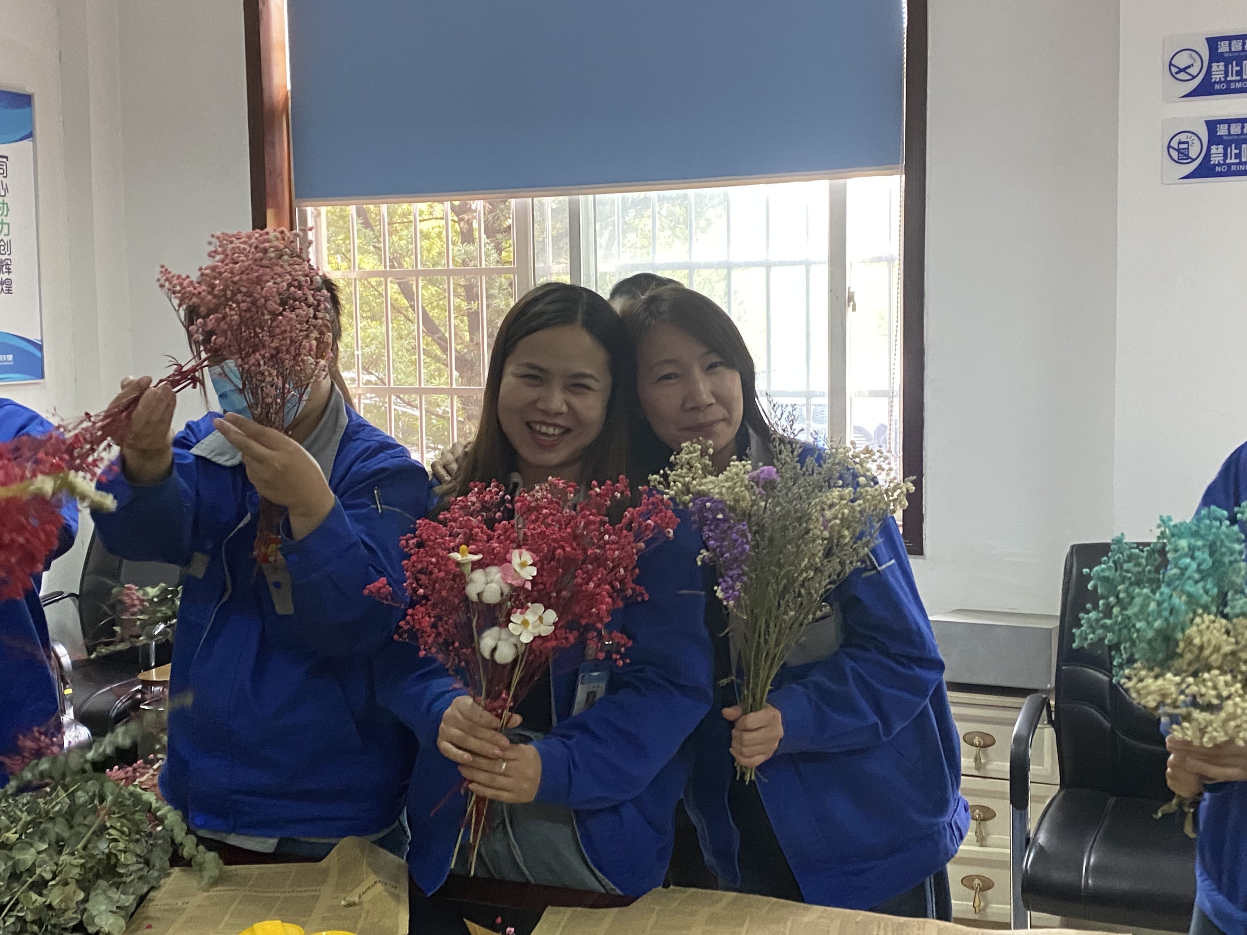开云app网站-开云(中国)
,宏明日望,株洲电子科技,湖南电容器,株洲电容器,电容器